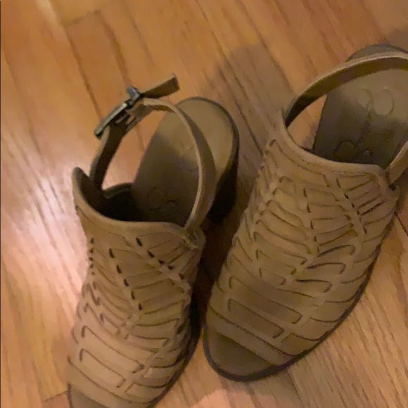 Jessica Simpson Shoe - Picture 2 of 3